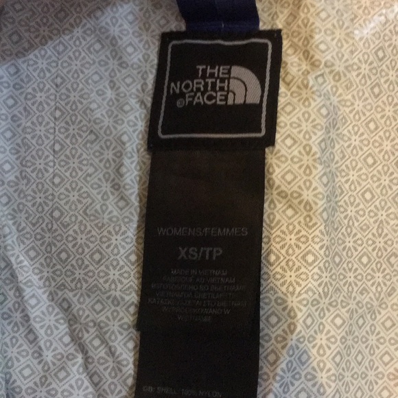 Women’s Northface Rain Jacket - Picture 3 of 4